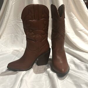 Western Style Brown Boots